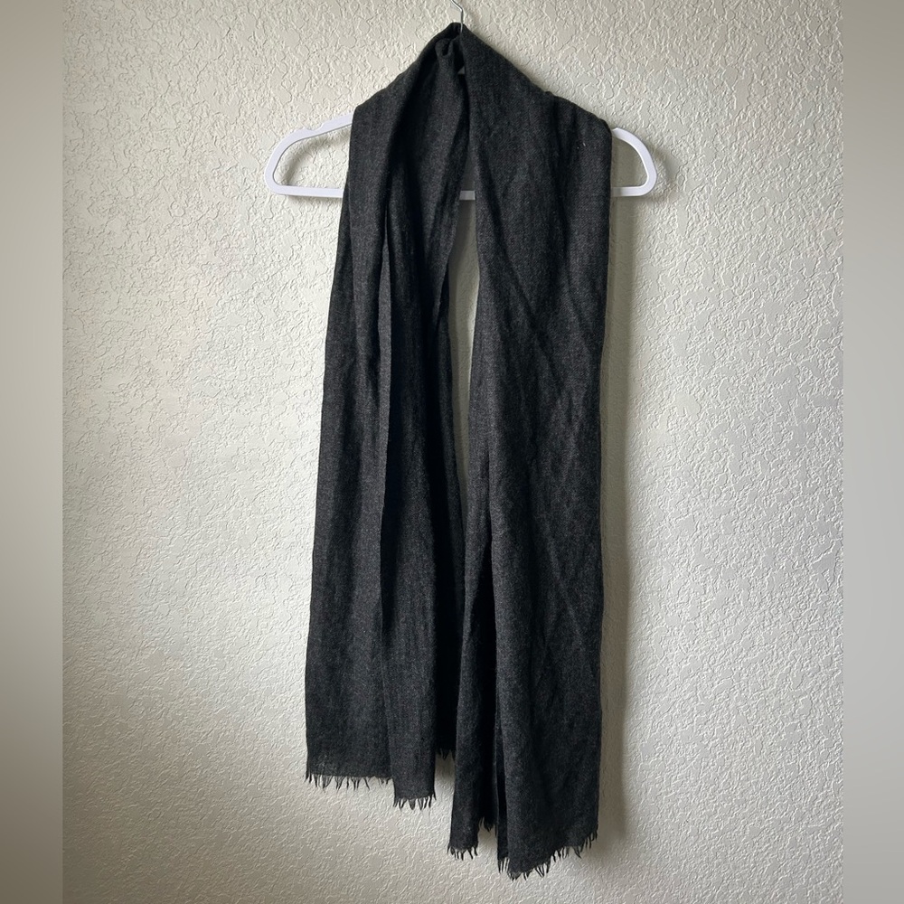 Uniqlo 100% Cashmere Scarf